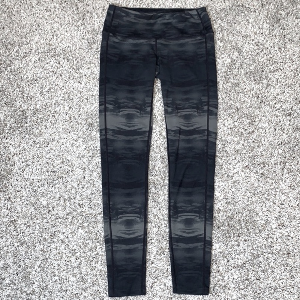 Athleta gray tone camo leggings size XS